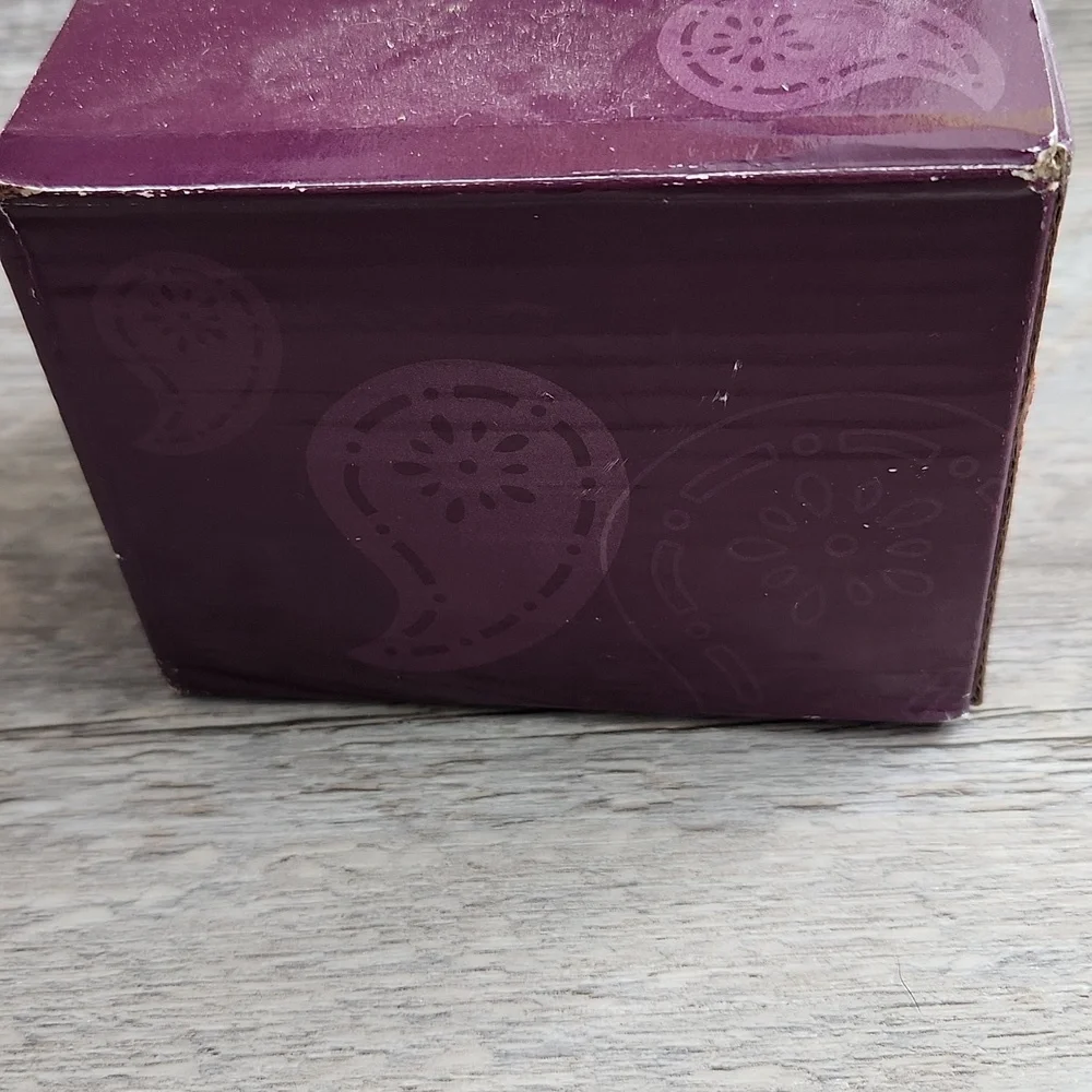 Creative Memories Paisley Maker paper punch.